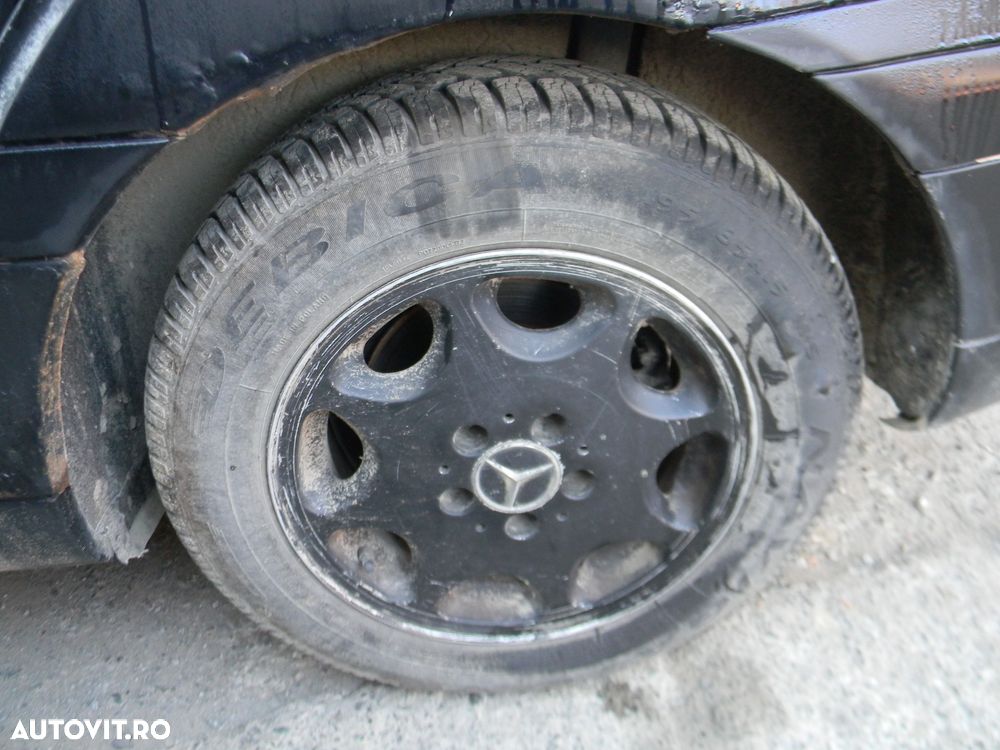 Dezmembrari  Mercedes-Benz C-CLASS (W203)  2000  > 2007 C 200 CDI (20 - 38