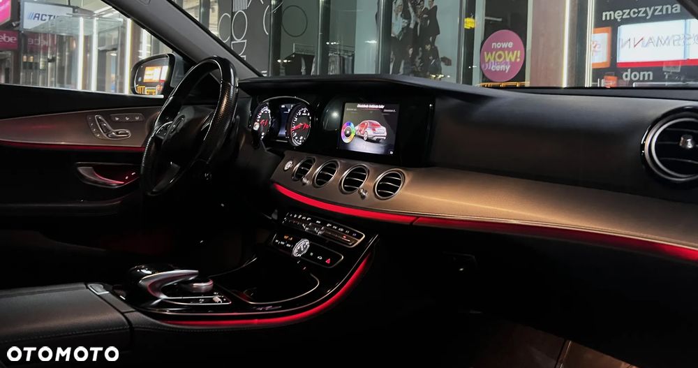 Mercedes-Benz Klasa E 200 9G-TRONIC - 39