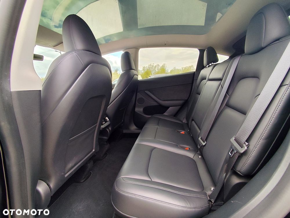 Tesla Model Y RWD - 8