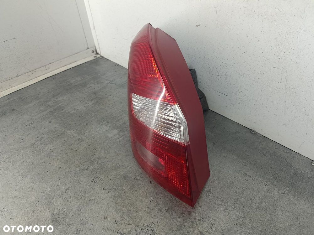 LAMPA TYLNA LEWA SKODA FABIA II FL ZSB5J6945095 HATCHBACK - 5