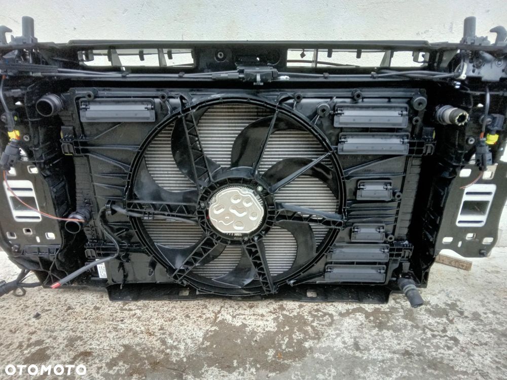 AUDI Q3 II 83A  - PAS PRZEDNI CHŁODNICE WENTYLA - 8