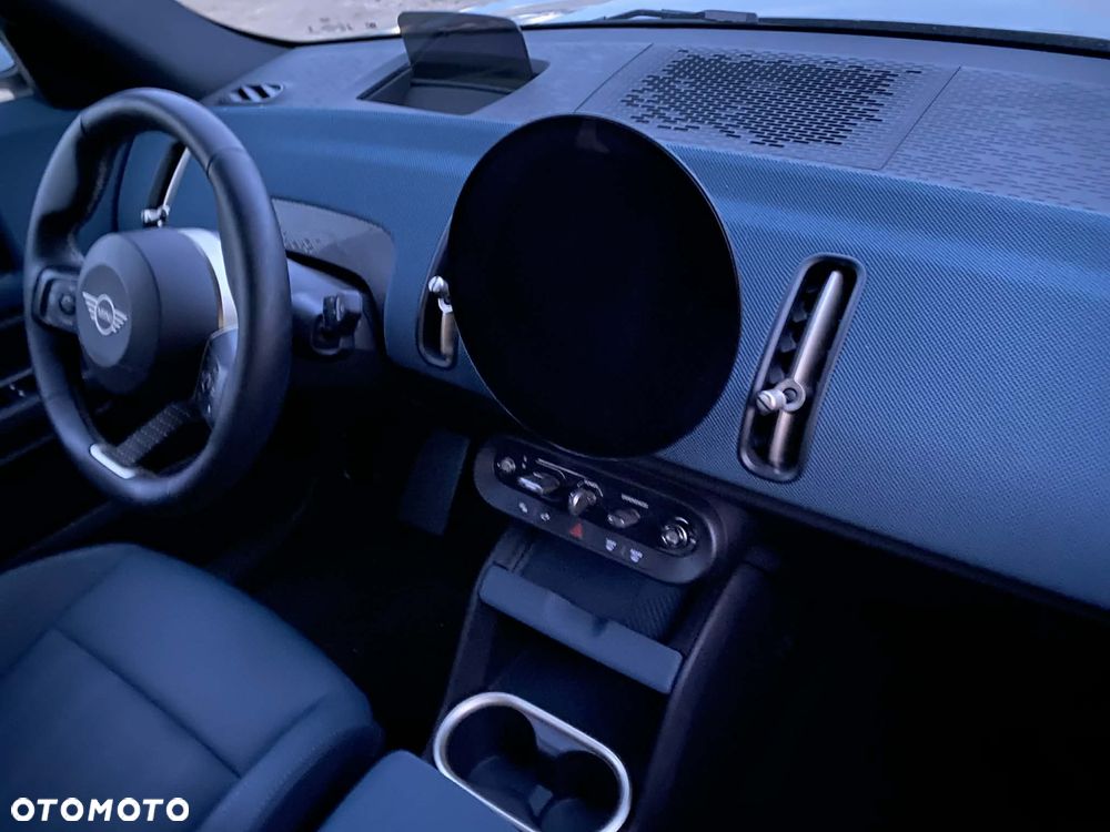 MINI Countryman E Essential Trim - 8