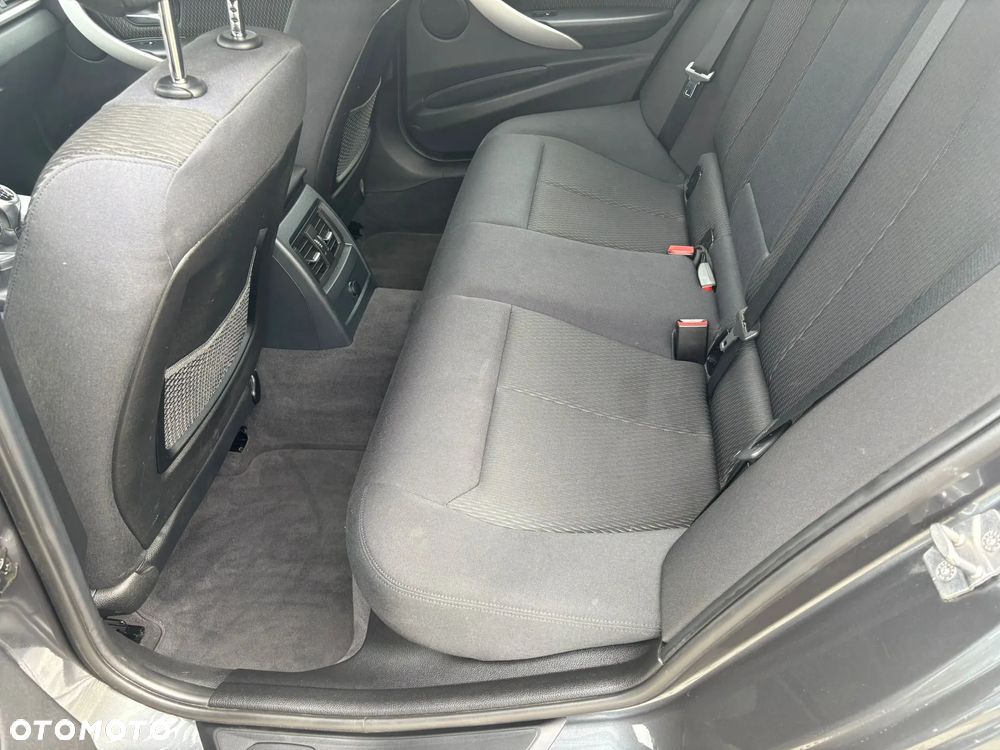 BMW Seria 3 320d - 12