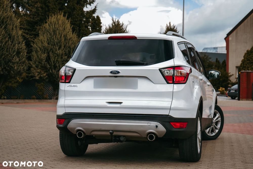 Ford Kuga 2.0 TDCi 2x4 Titanium - 13