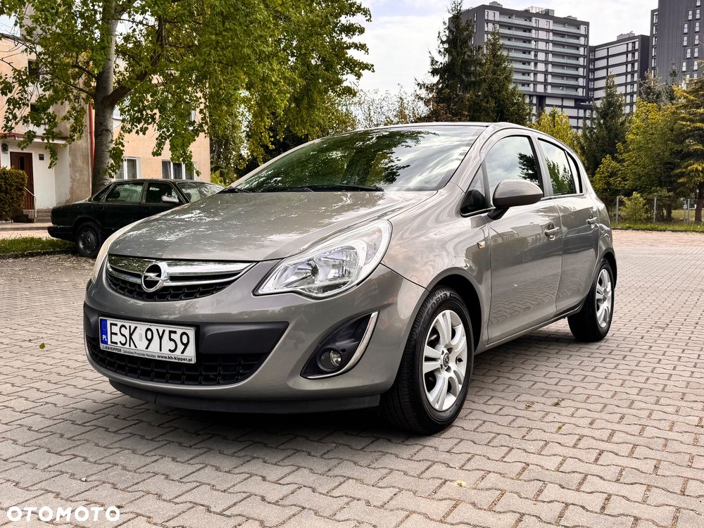 Opel Corsa 1.2 16V Essentia - 1