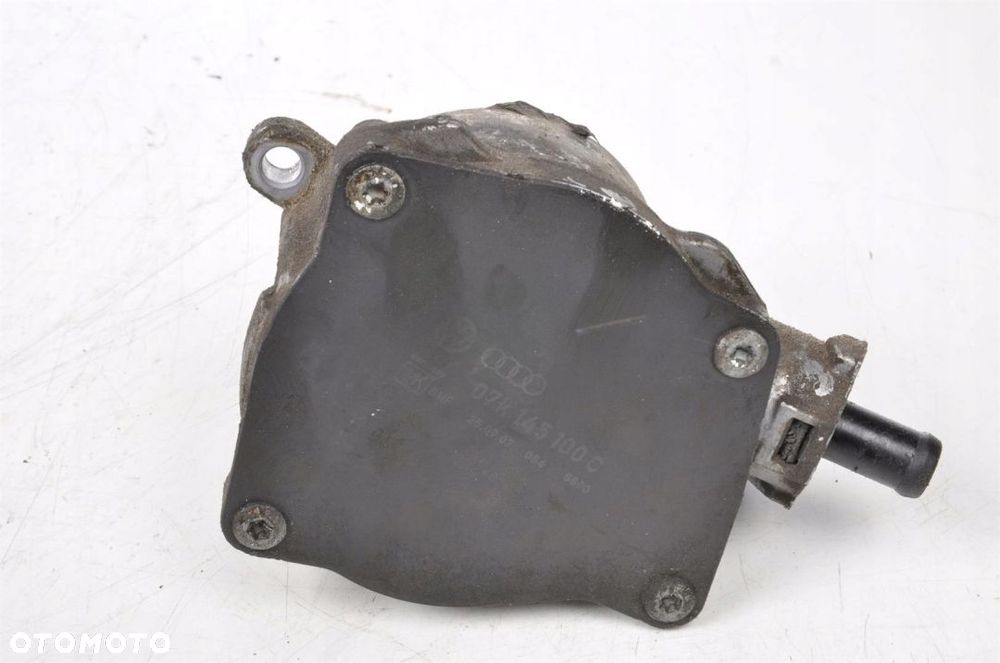 GOLF V 2.5 20V POMPA VACUM WAKUM VAKUM 07K145100C - 3