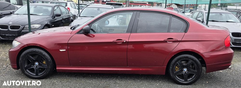 BMW Seria 3 320d EfficientDynamics Edition - 12