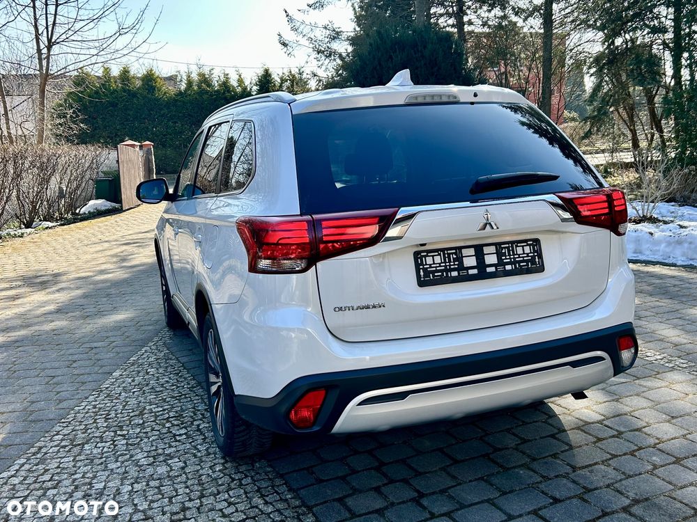 Mitsubishi Outlander 2.0 2WD CVT Diamant+ - 3