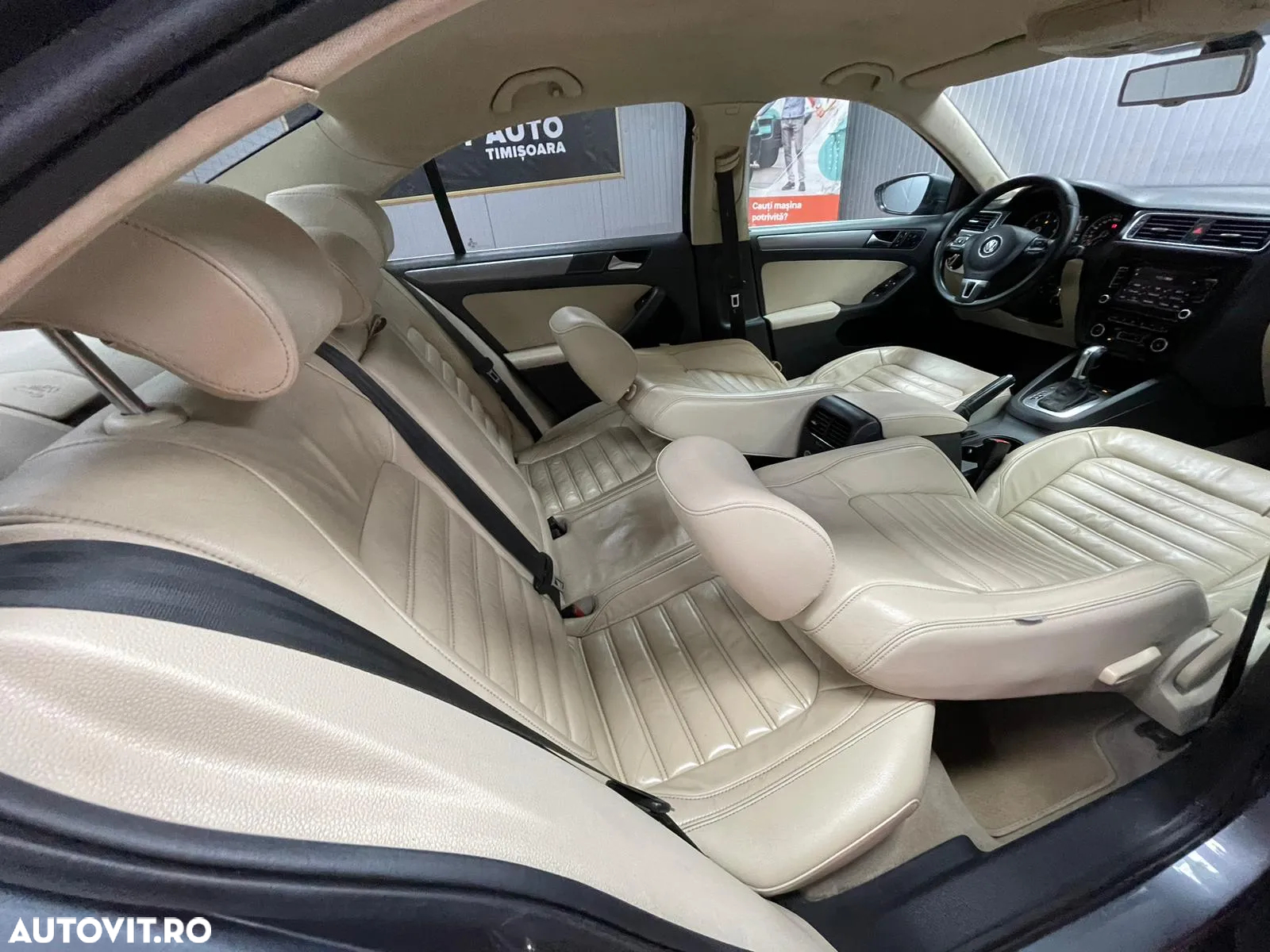 Volkswagen Jetta - 14