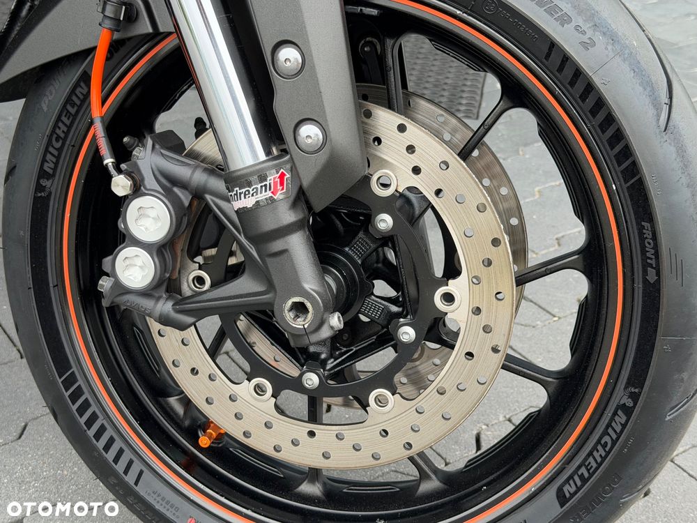 Yamaha MT - 19