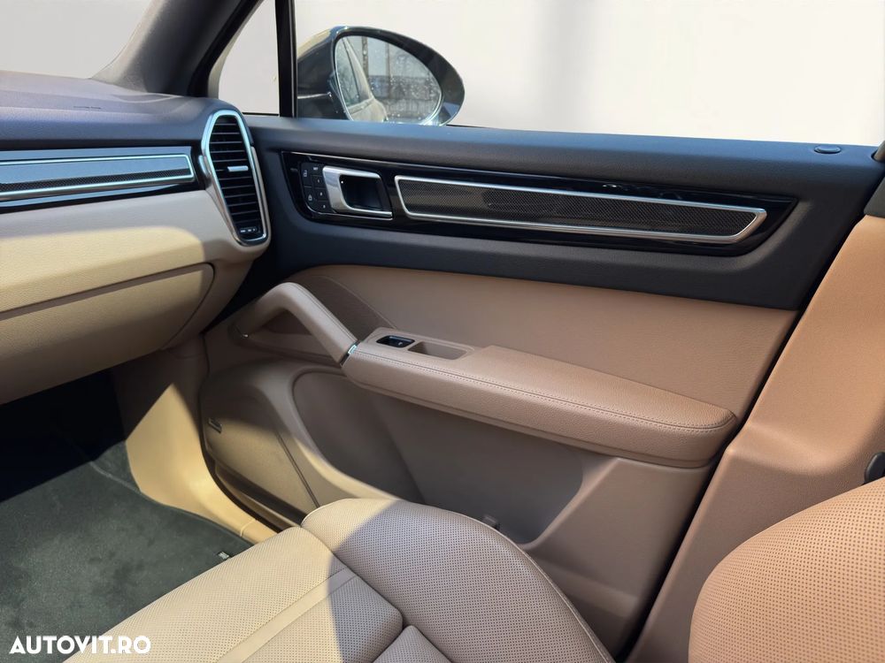 Porsche Cayenne Coupe Tiptronic S - 25