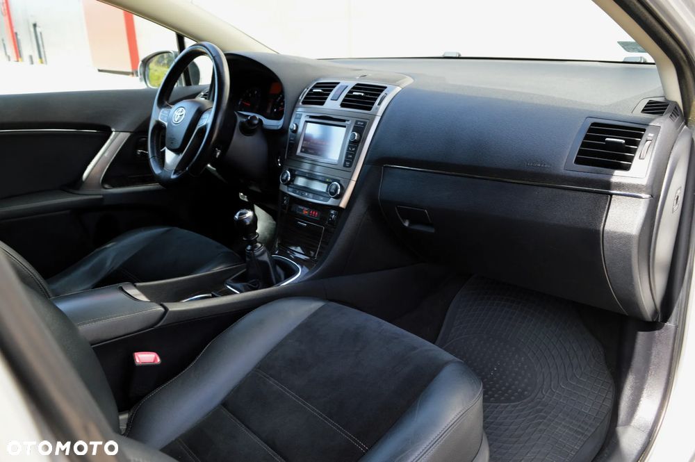 Toyota Avensis 2.0 D-4D Sol - 10