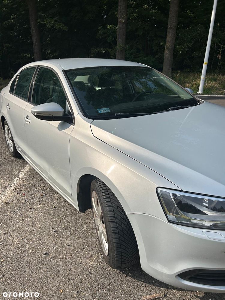 Volkswagen Jetta 1.2 TSI Trendline - 2