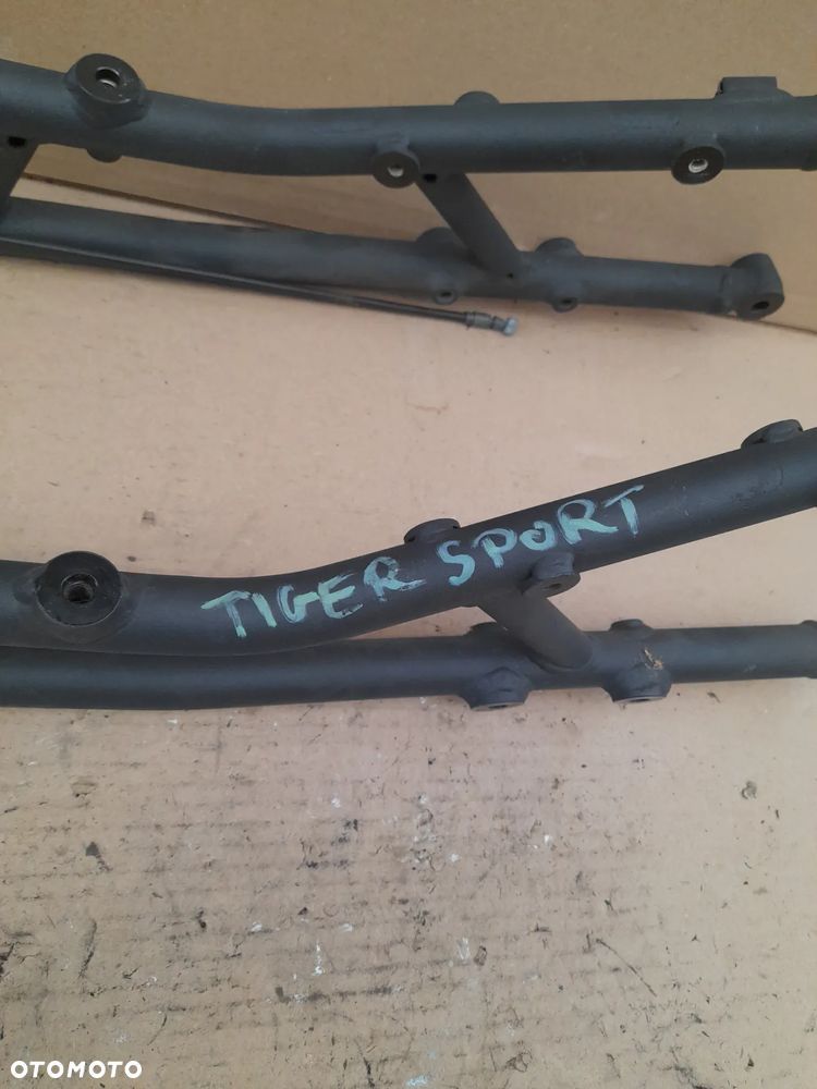 TRIUMPH TIGER SPORT 1050 16- STELAŻ TYŁ - 5