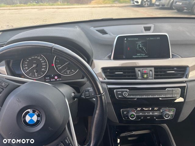 BMW X1 sDrive18i - 9