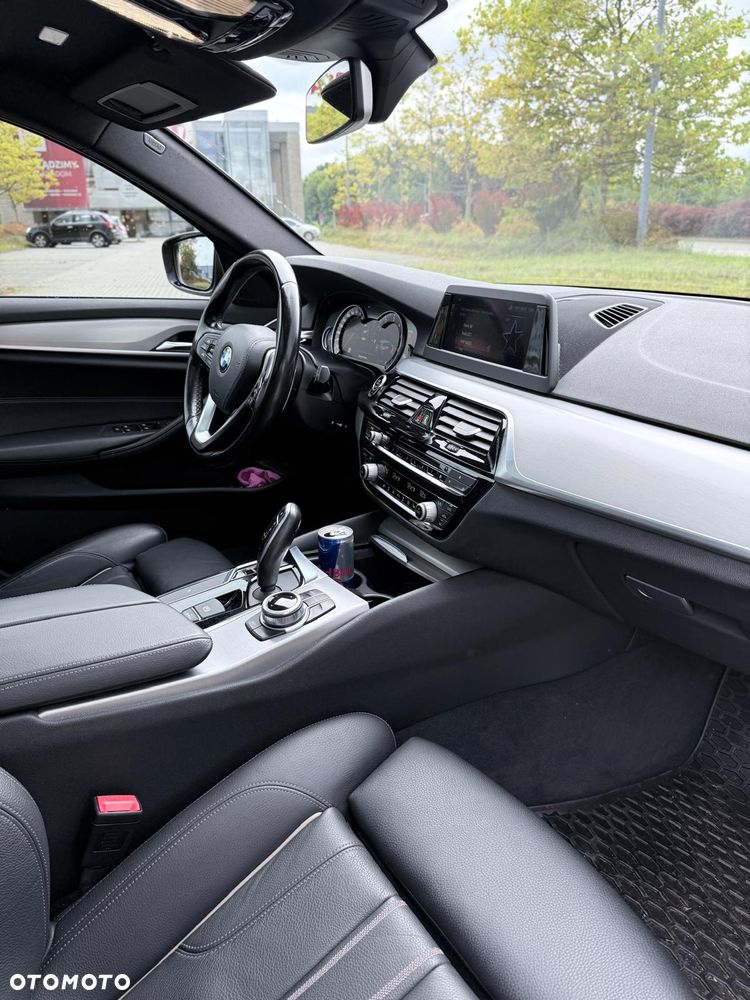 BMW Seria 5 530i Sport Line - 9