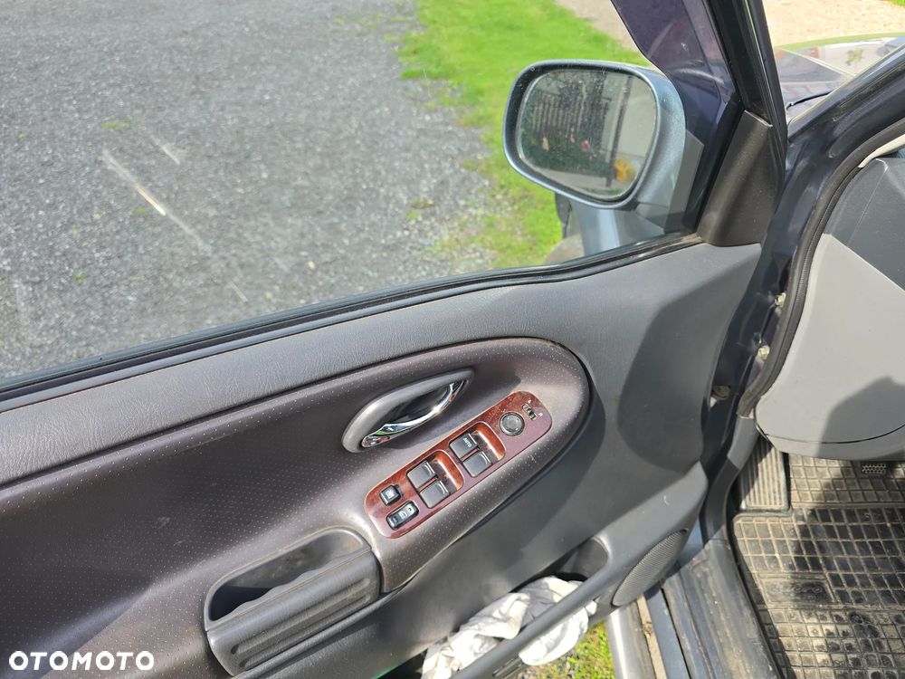 Suzuki Grand Vitara 2.0 TDi - 12