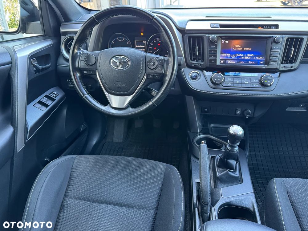 Toyota RAV4 2.0 D-4D Premium 4x2 - 17