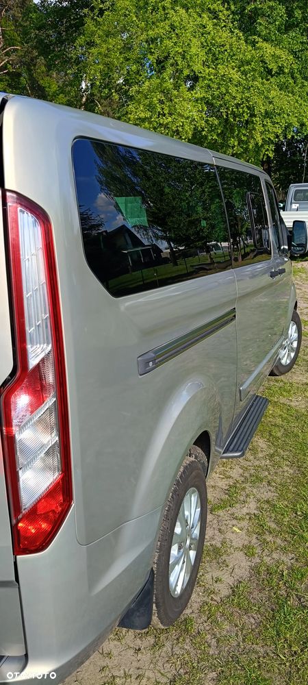 Ford Tourneo Custom - 12