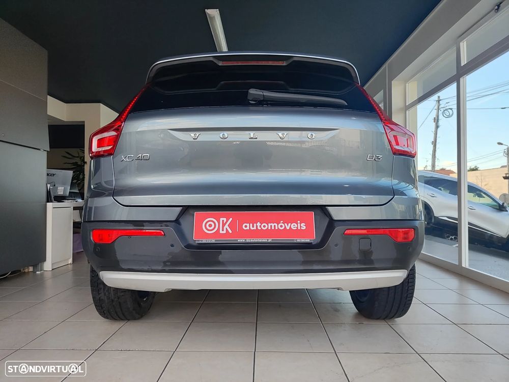 Volvo XC 40 2.0 D3 Momentum Geartronic - 9