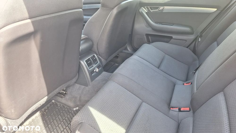 Audi A6 Avant 2.4 quattro - 16