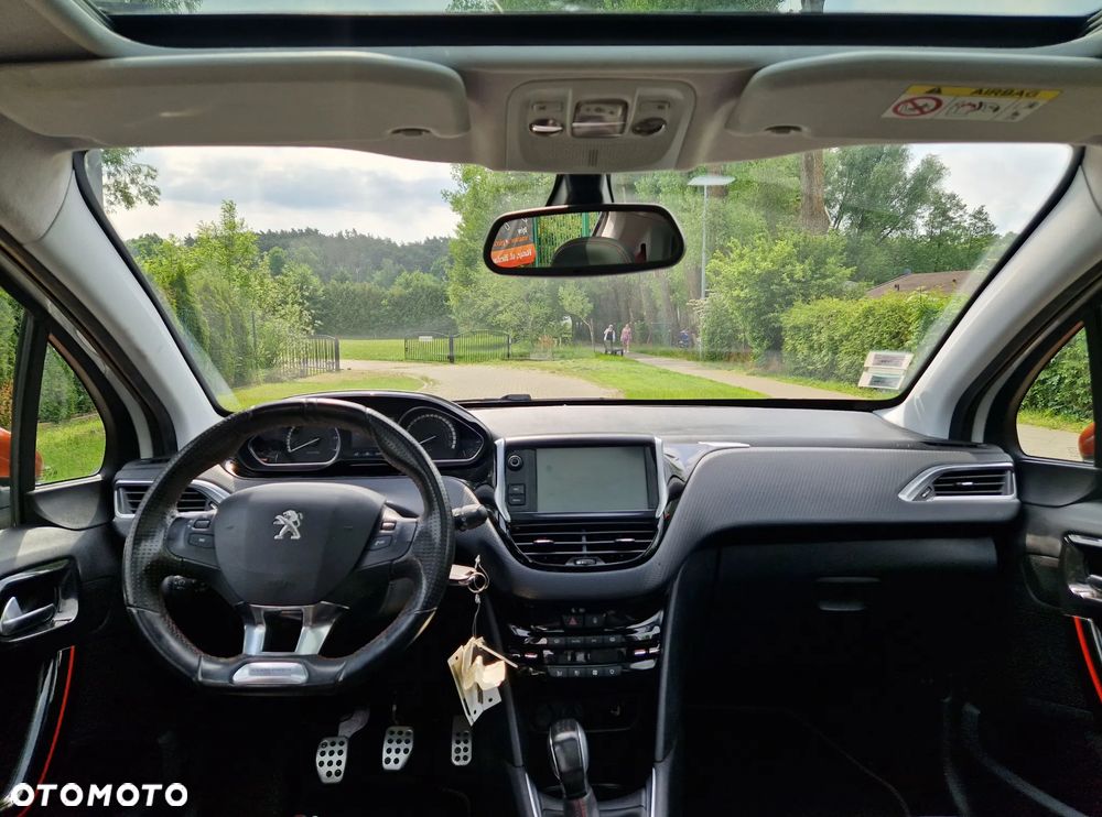 Peugeot 208 - 25