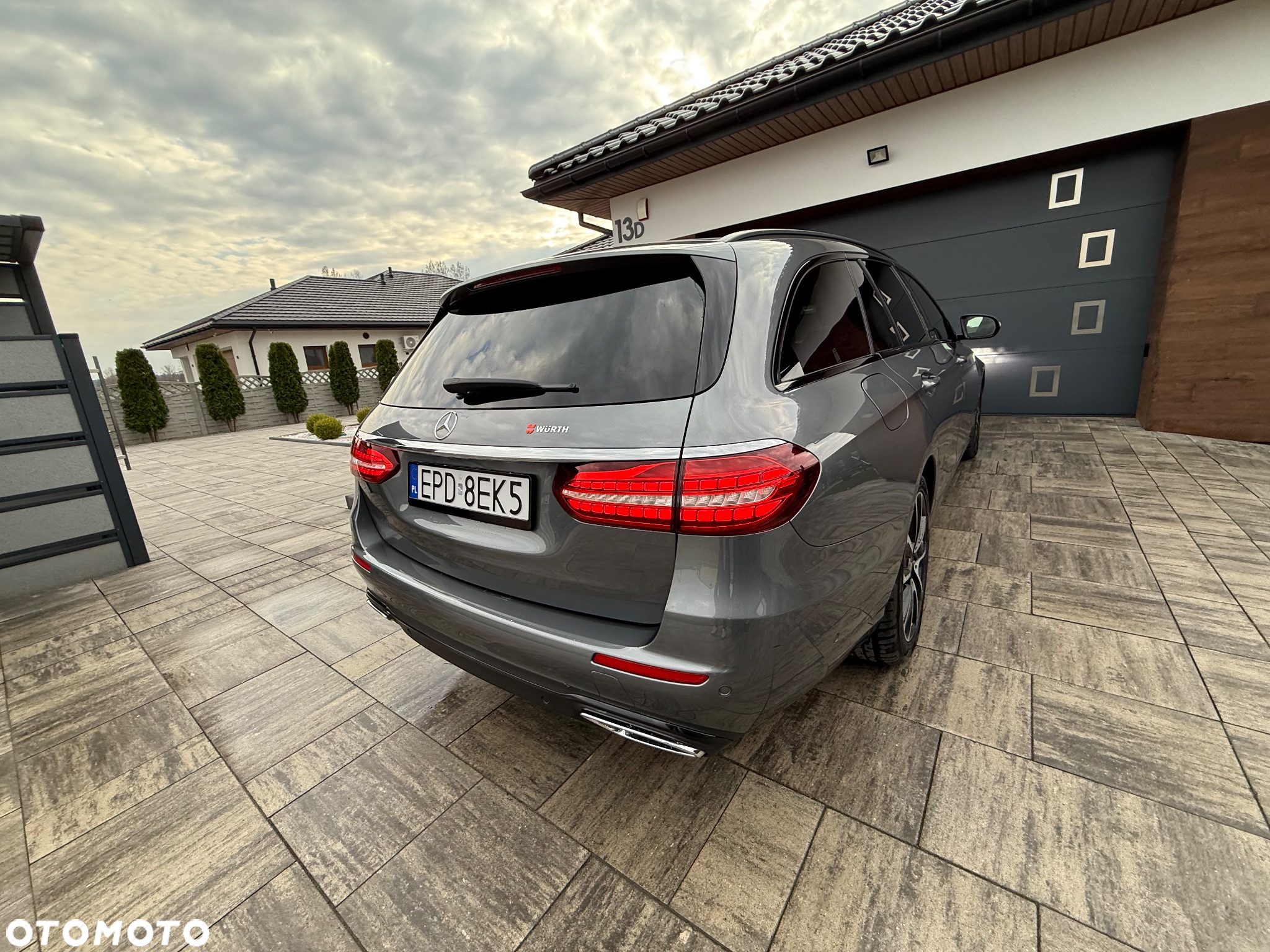Mercedes-Benz Klasa E 220 d T 9G-TRONIC - 10