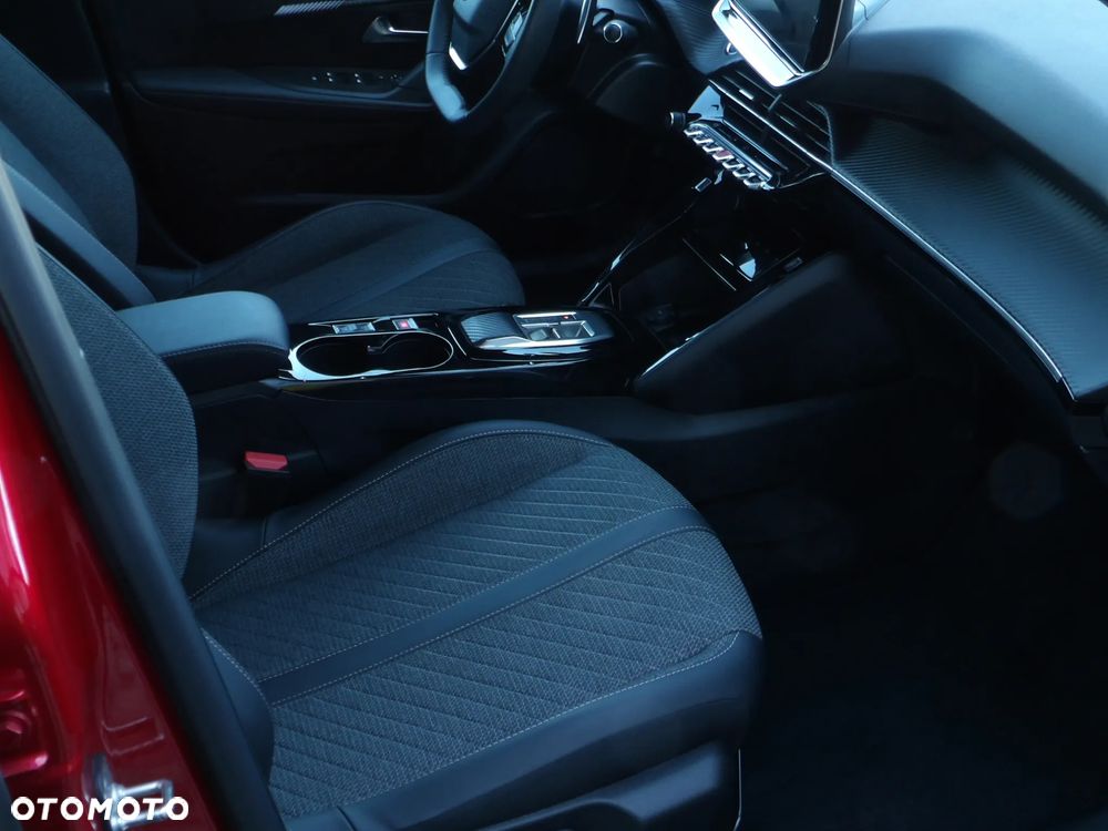 Peugeot 2008 1.2 PureTech Active Pack S&S EAT8 - 23
