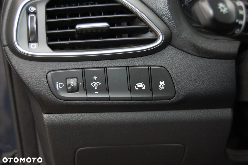 Hyundai i30 1.4 Trend - 21