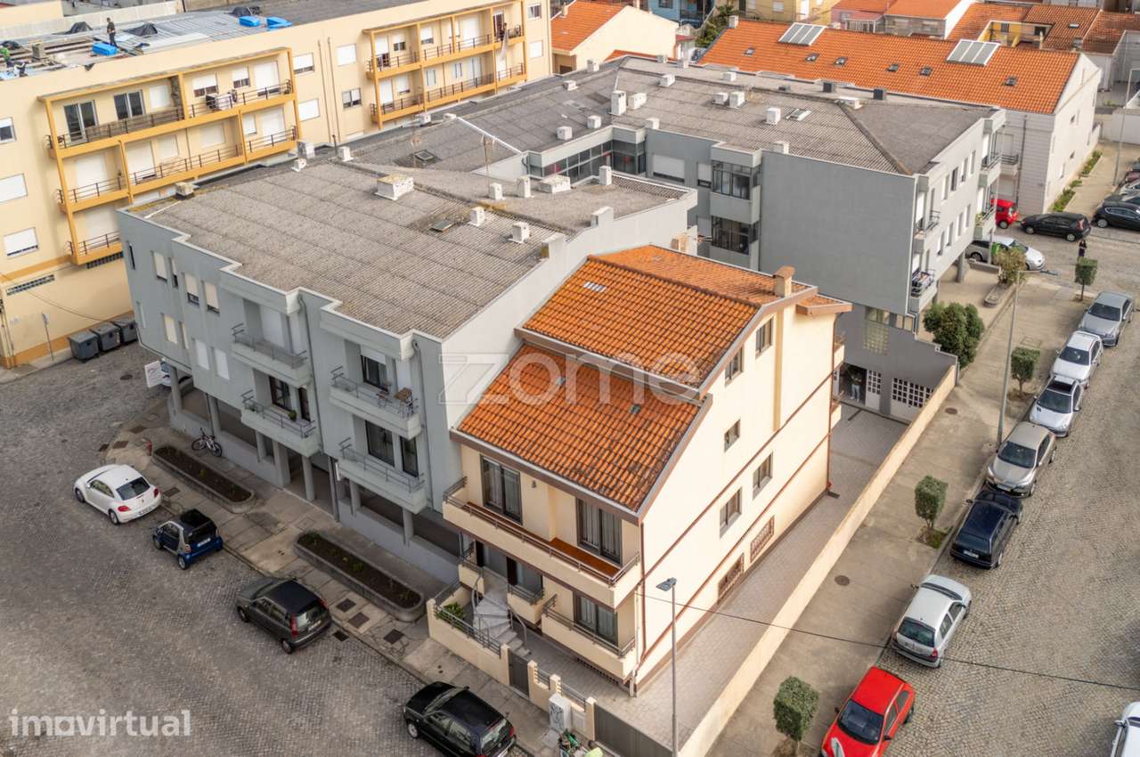 Moradia com 4 pisos a 300 metros da praia em Vila do Conde - Grande imagem: 5/60