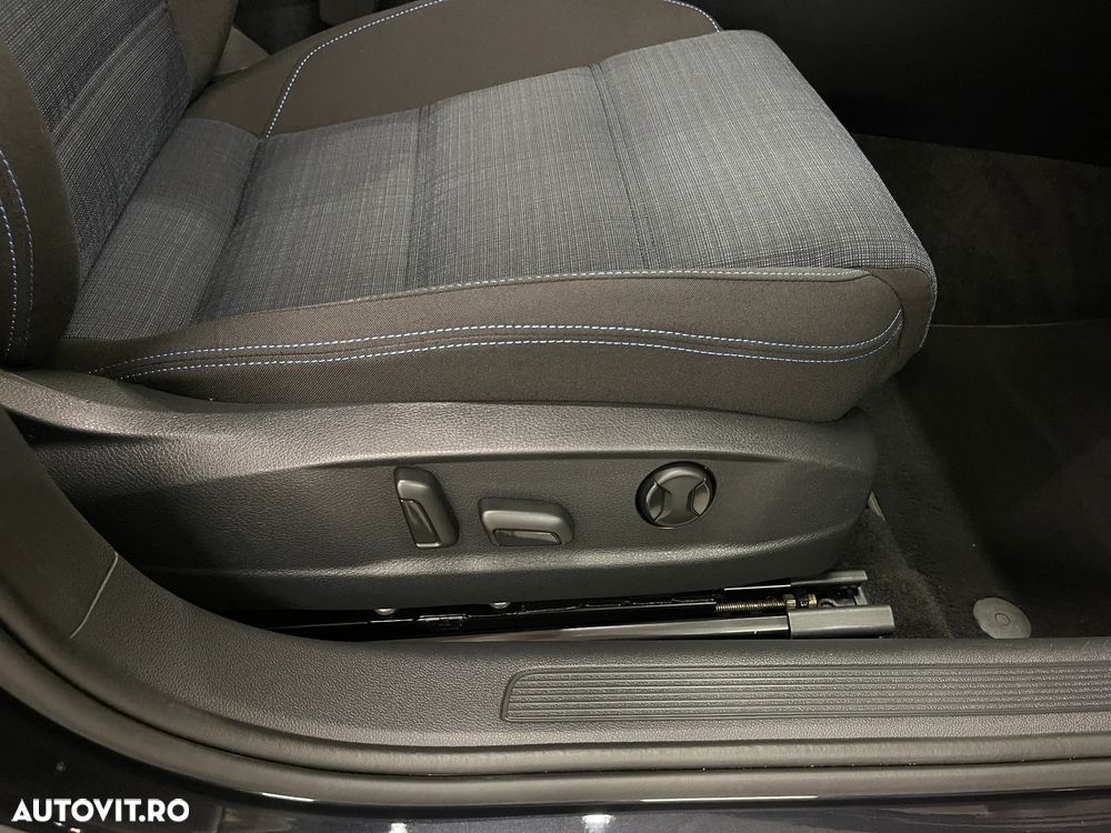 Volkswagen Passat GTE - 28