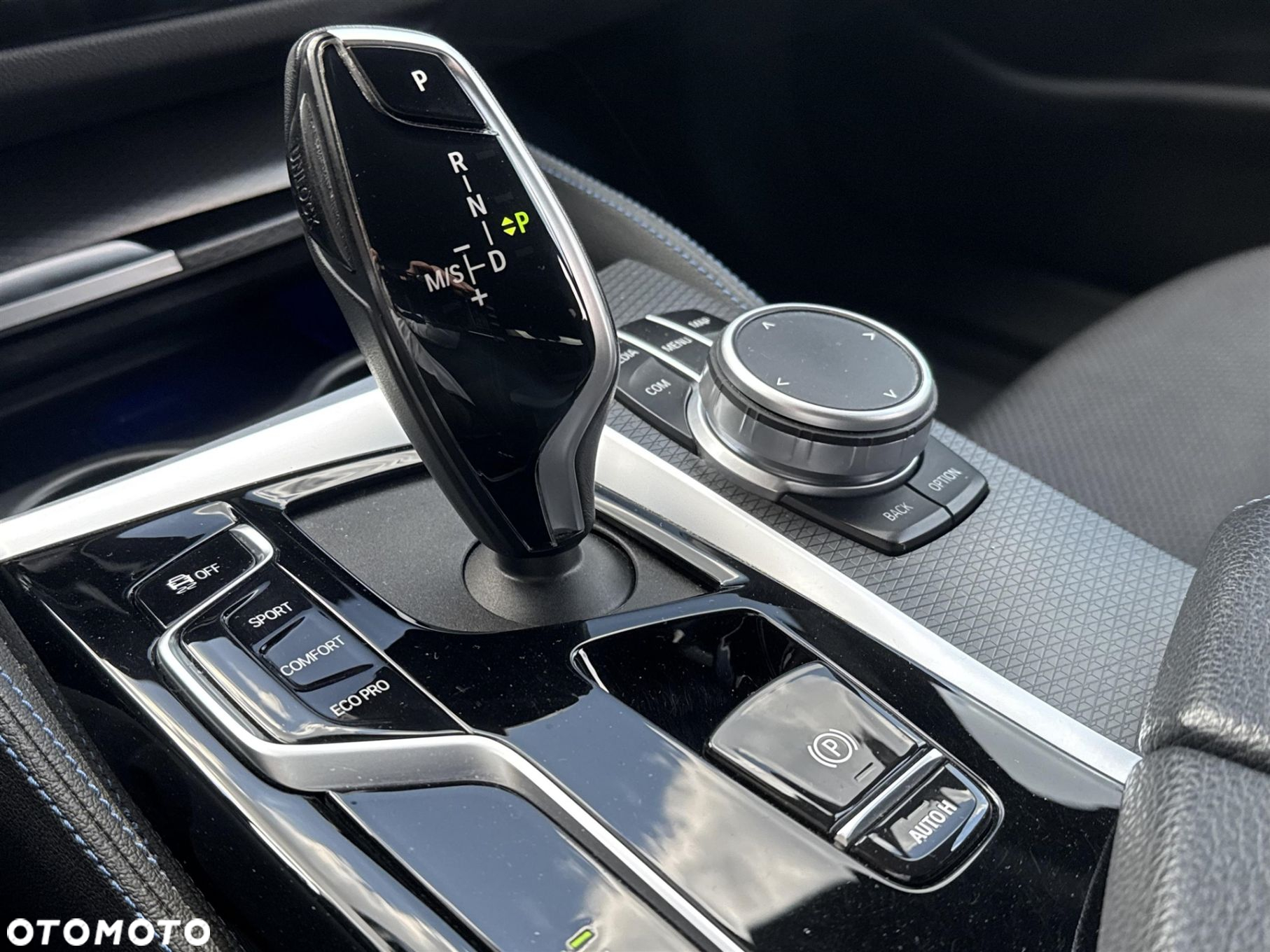 BMW Seria 5 520d xDrive - 15