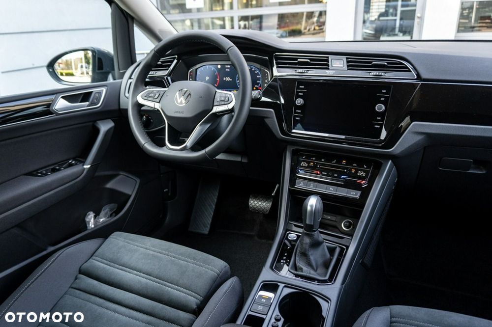 Volkswagen Touran - 32