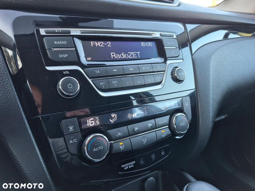 Nissan Qashqai 1.2 DIG-T Xtronic ACENTA - 24