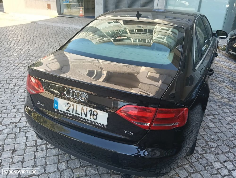 Audi A4 2011 photo 5