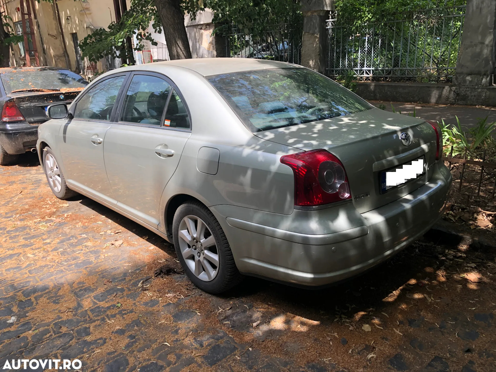 Dezmembrez Toyota Avensis 1.8 benzina 2007 - 3