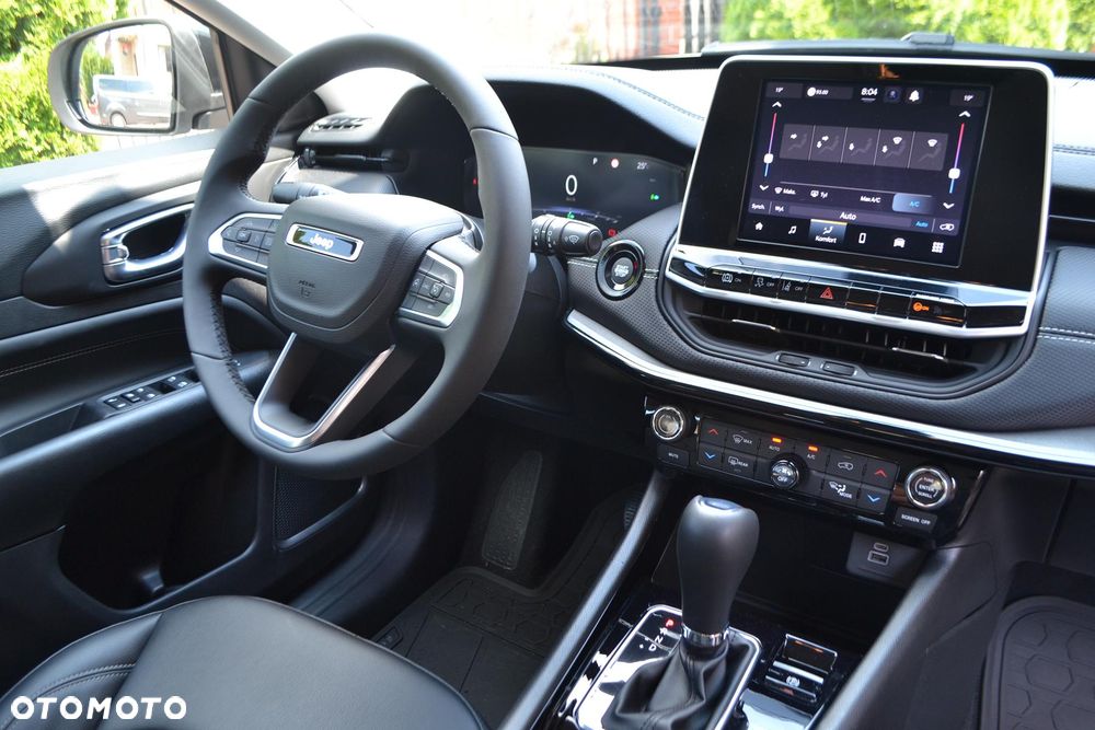 Jeep Compass - 29