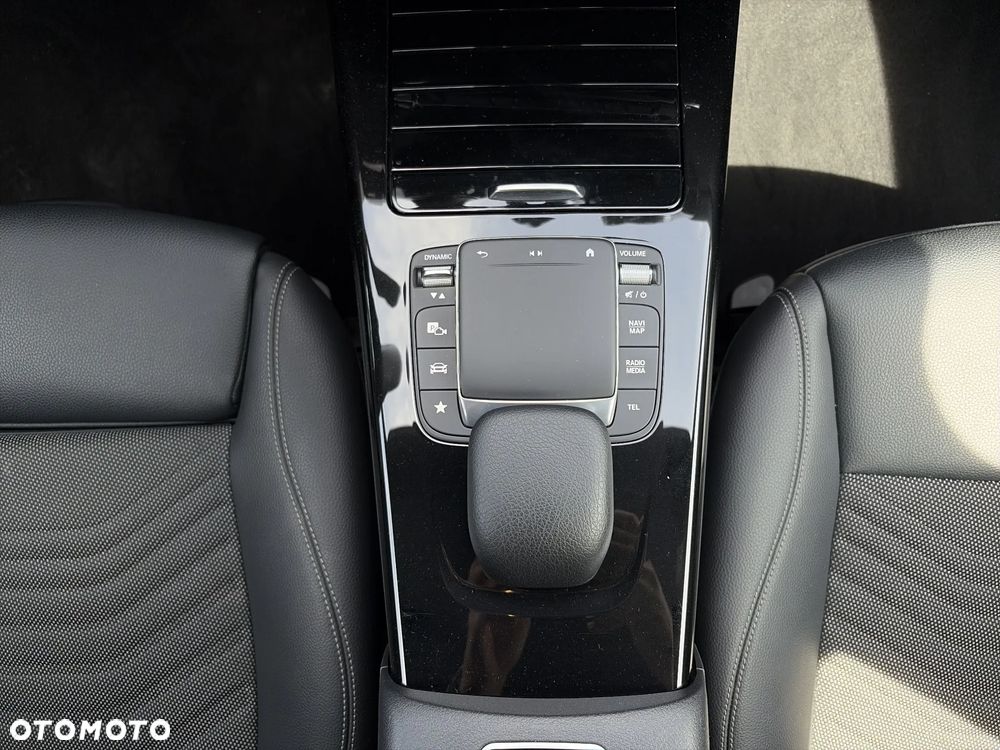 Mercedes-Benz CLA 180 d Progressive 8G-DCT - 20
