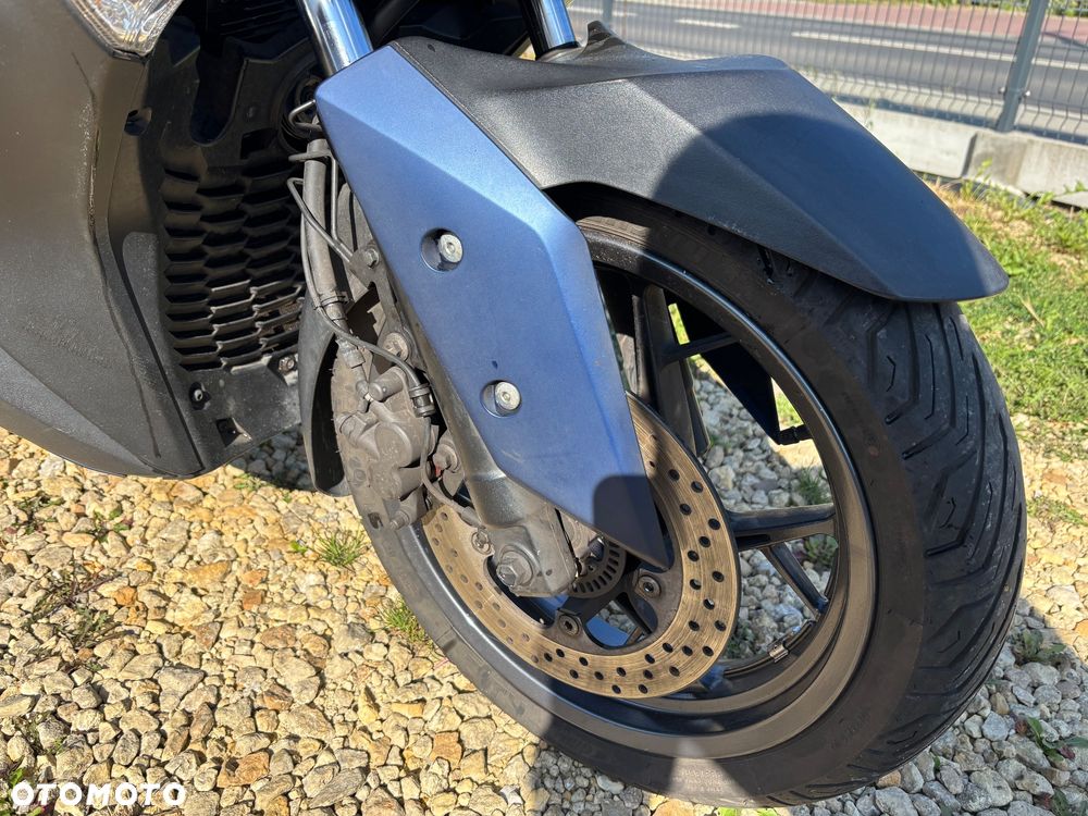 Yamaha X-max - 17