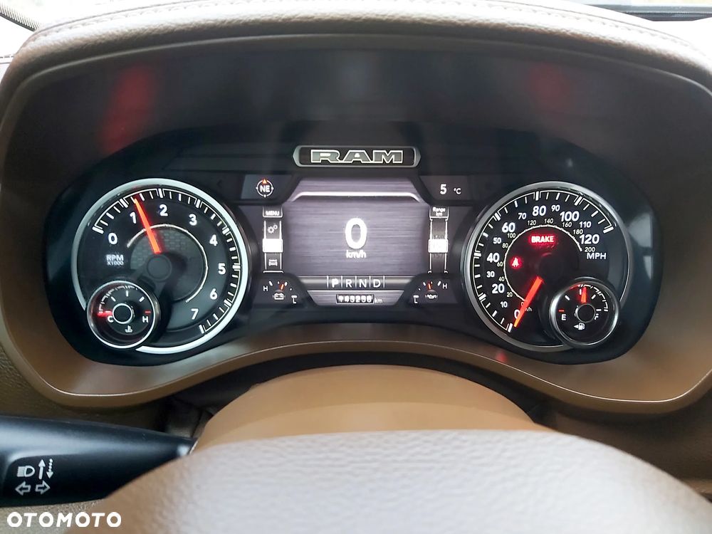 RAM 1500 Crew Cab Shortbed Laramie - 22