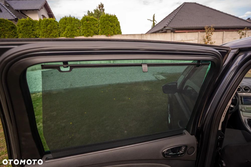 Ford Galaxy - 10