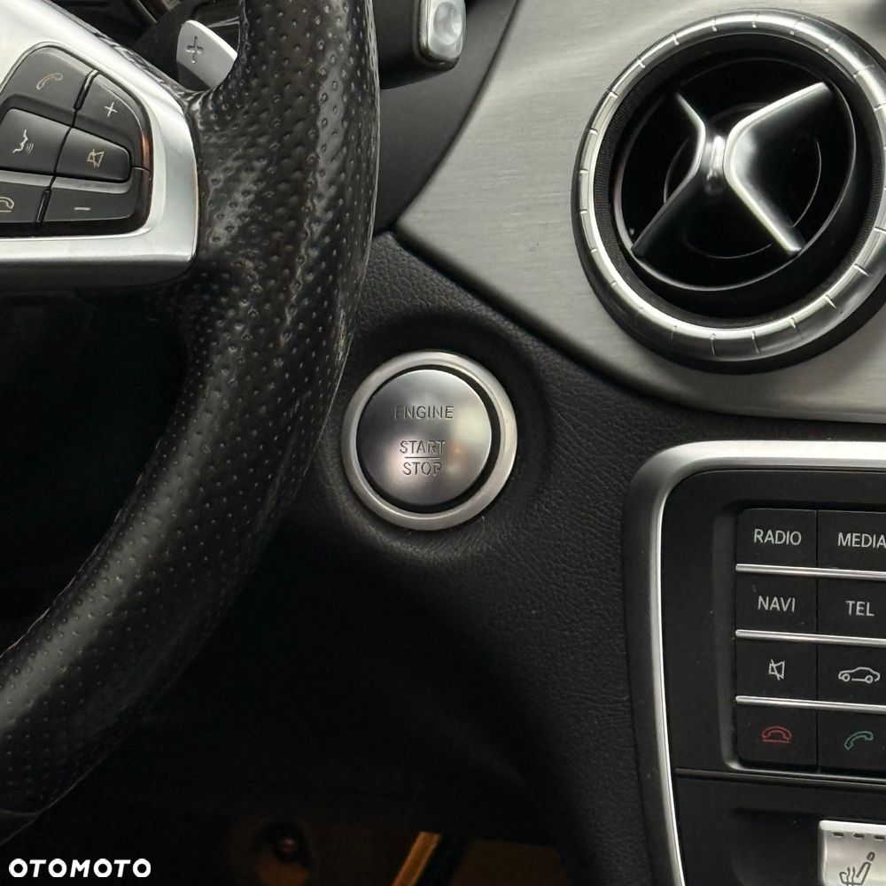 Mercedes-Benz CLA 200 7G-DCT AMG Line - 15