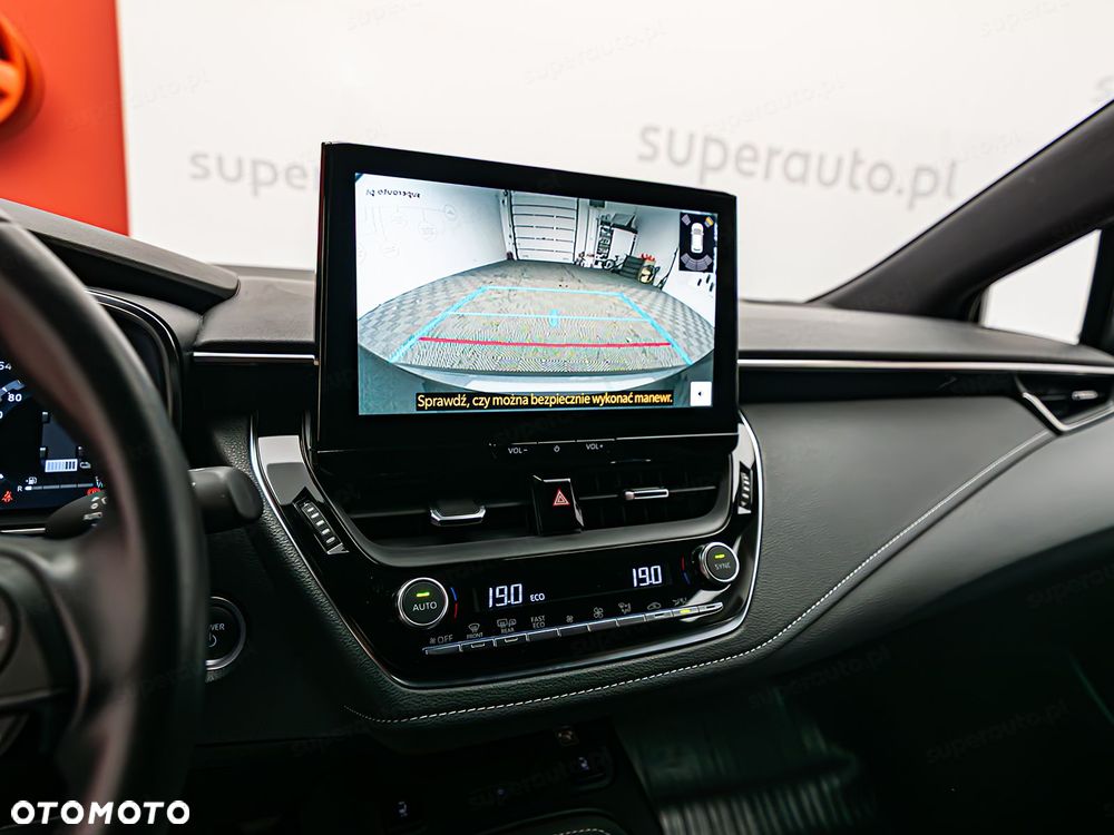 Toyota Corolla 1.8 Hybrid Style - 17