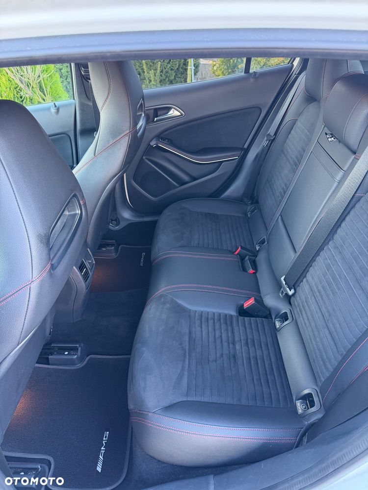 Mercedes-Benz GLA 220 4-Matic AMG Line - 11