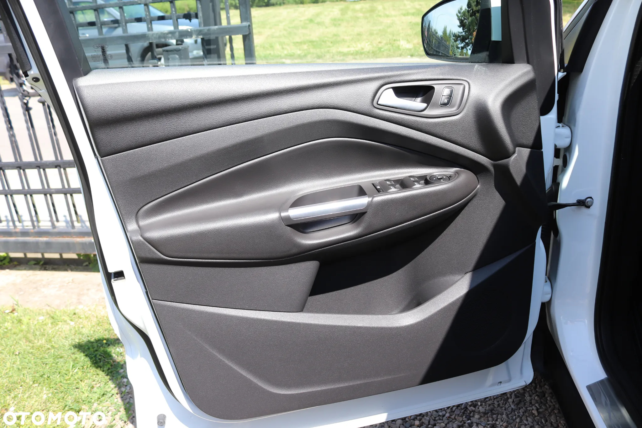 Ford Kuga 2.0 TDCi 2x4 Business Edition - 33