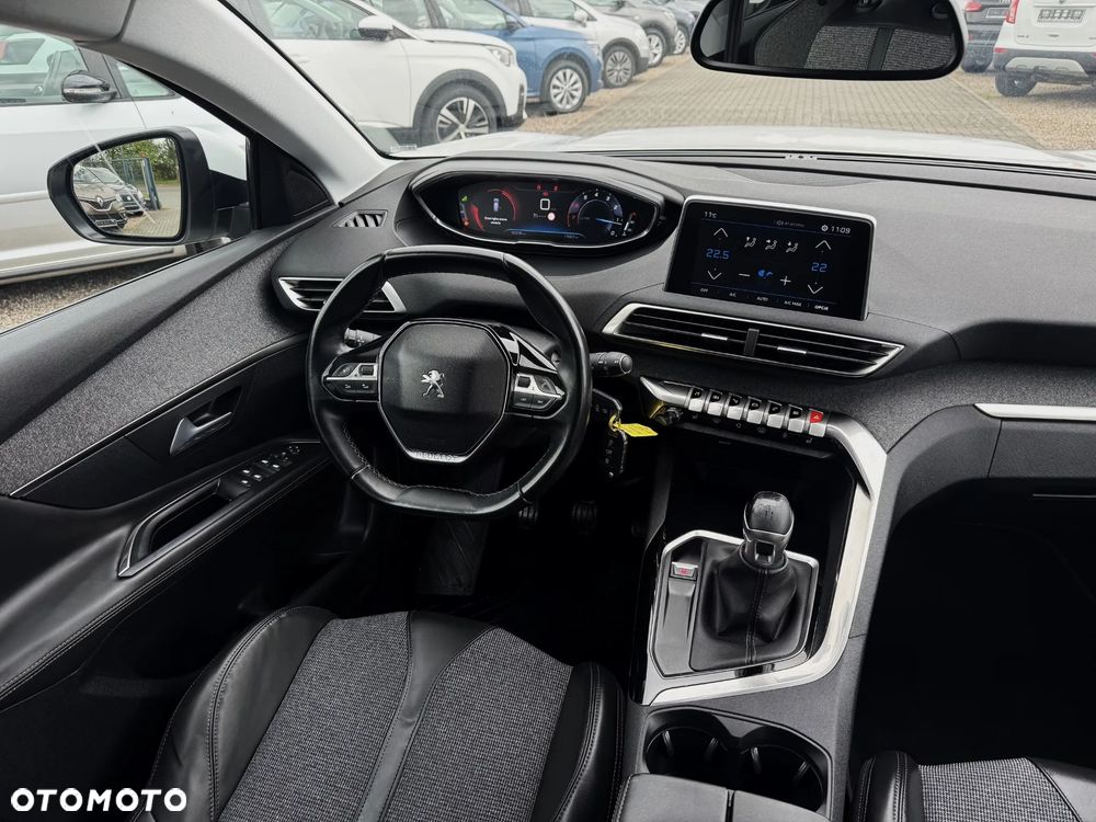 Peugeot 3008 PureTech 130 Stop & Start GPF Allure Business-Paket - 12