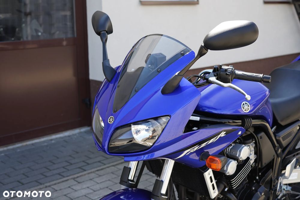 Yamaha FZS - 32