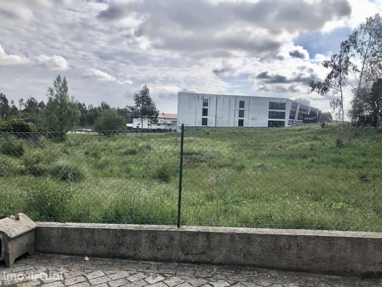 VENDE-SE TERRENO PARA CONSTRUÇÃO - Grande imagem: 2/5