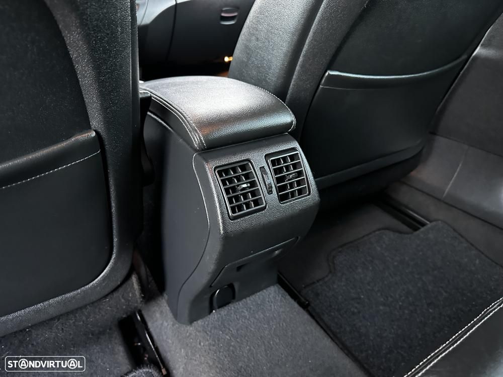 Renault Laguna Break 2.0 dCi Initiale - 38