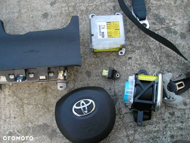 Toyota Verso-S deska konsola airbagi pasy sterownik - 2